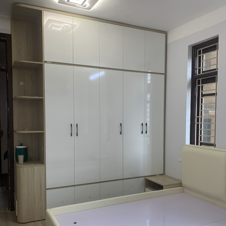 Tủ gỗ công nghiệp 5 cánh có kệ để đồ