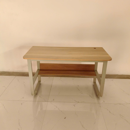 Bàn làm việc chân sắt cong