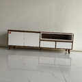 Kệ TV chân gỗ 1m8