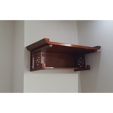 Bàn thờ treo đơn giản