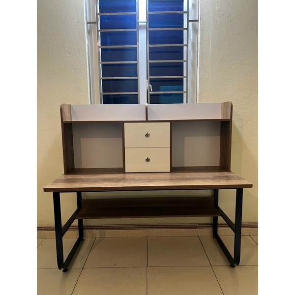 Bàn học chân sắt ngăn kéo giữa