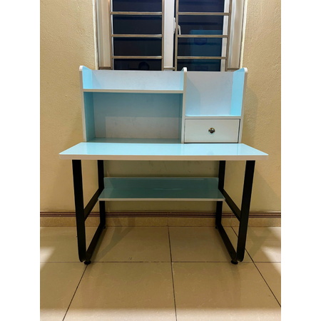 Bàn học chân sắt ngăn kéo