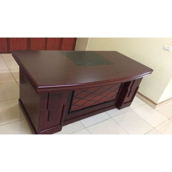 Bàn làm việc m8 họa tiết ô trám